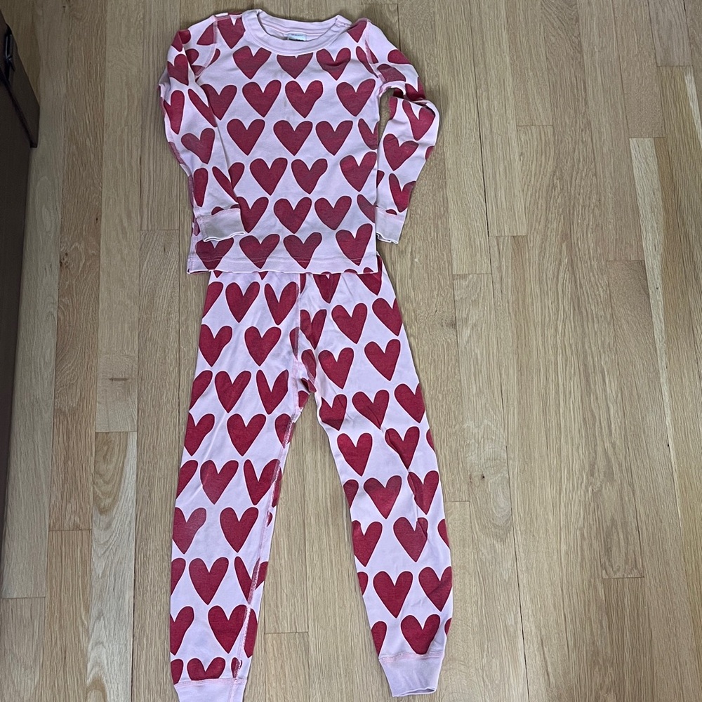 Hanna Andersson Heart Patterned Kids Pajamas size 6-7